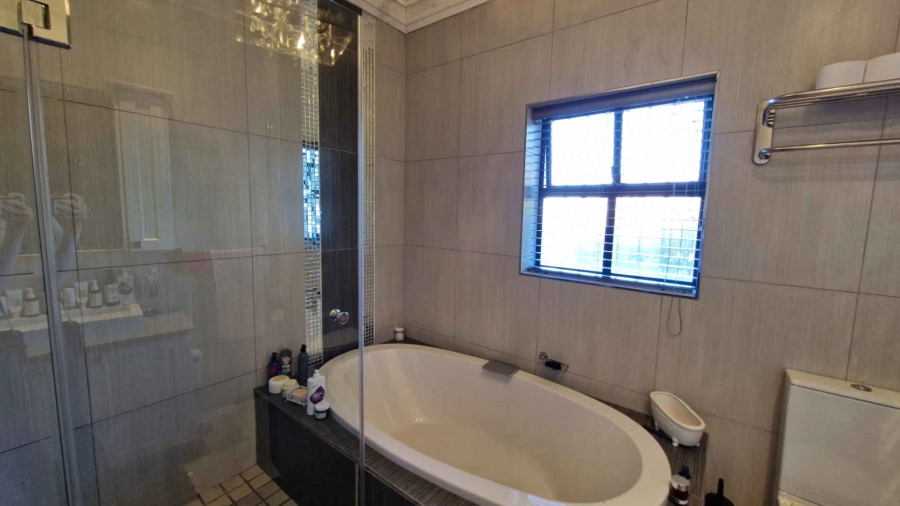 To Let 3 Bedroom Property for Rent in Cairnside Western Cape